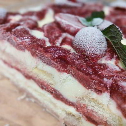 Ванильно-клубничное мороженое Тирамису