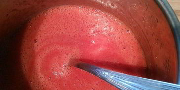 ванильно-клубничное мороженое тирамису