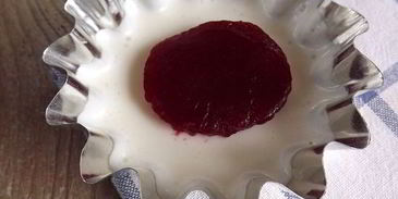 творожный десерт с малиной