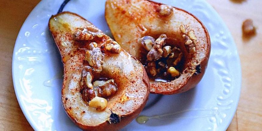 Рецепт запеченных груш с орехами и медом