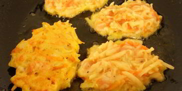 драники из картофеля и тыквы с курицей