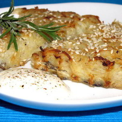 Драники с грибами и кунжутом, запеченные в духовке