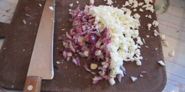 драники с селедочным салатом