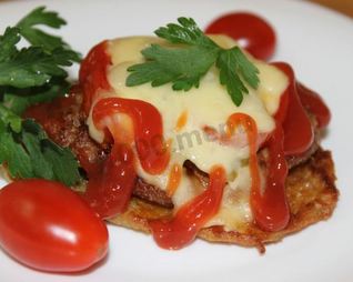 Пирамидки Веселые друзья драники с котлетами