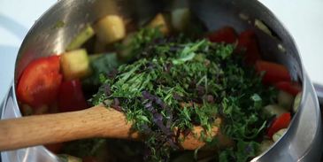 домашние фрикадельки с пряным рататуем