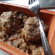 Рецепт Фрикаделей по-строгановски в яблочном сидре с грибами