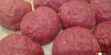 фрикадельки на овощной подушке