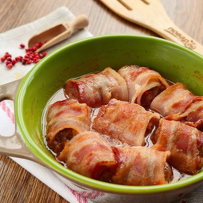 Фрикадельки с беконом в сливочно-томатном соусе