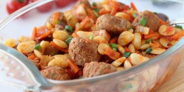 фрикадельки с фасолью и овощами