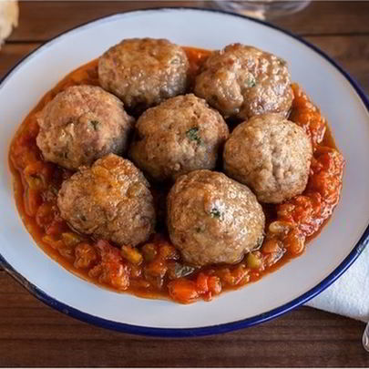 Фрикадельки с луком и перцем