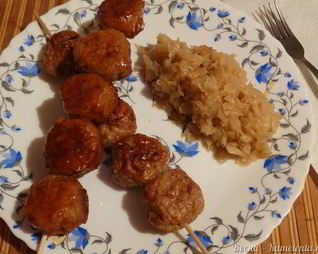 Фрикадельки с овощами и кунжутом