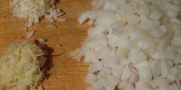 фрикадельки с овощами и кунжутом