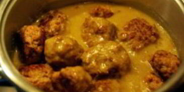 фрикадельки с подливой