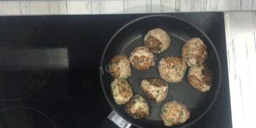 фрикадельки в духовке с подливкой