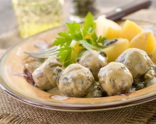 Фрикадельки в грибном соусе