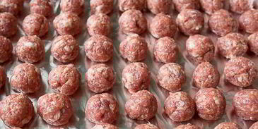 фрикадельки в пикантном томатном соусе