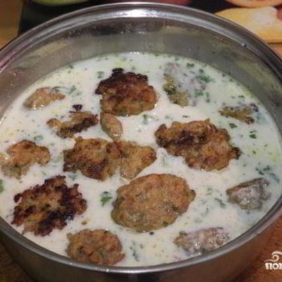 Фрикадельки в сливочном соусе