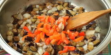 фрикадельки в соусе из баклажанов