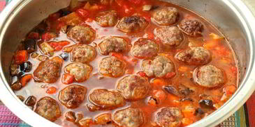 фрикадельки в соусе из баклажанов