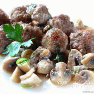Рецепт Фрикаделек в соусе с шампиньонами