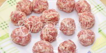 фрикадельки в томатном соусе с пастой