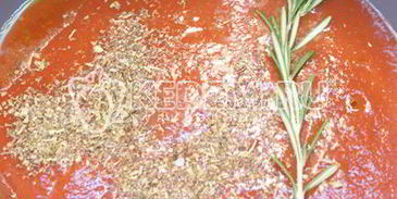 фрикадельки в томатном соусе с пастой