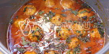 фрикадельки в томатном соусе с пастой