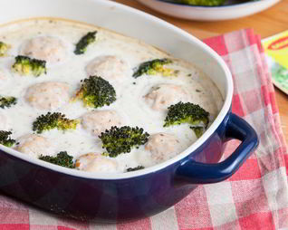 Рыбные фрикадельки в сметанном соусе