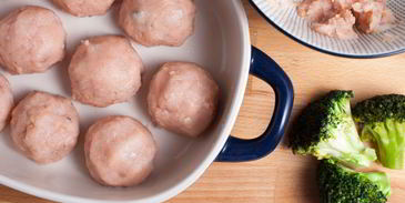 рыбные фрикадельки в сметанном соусе