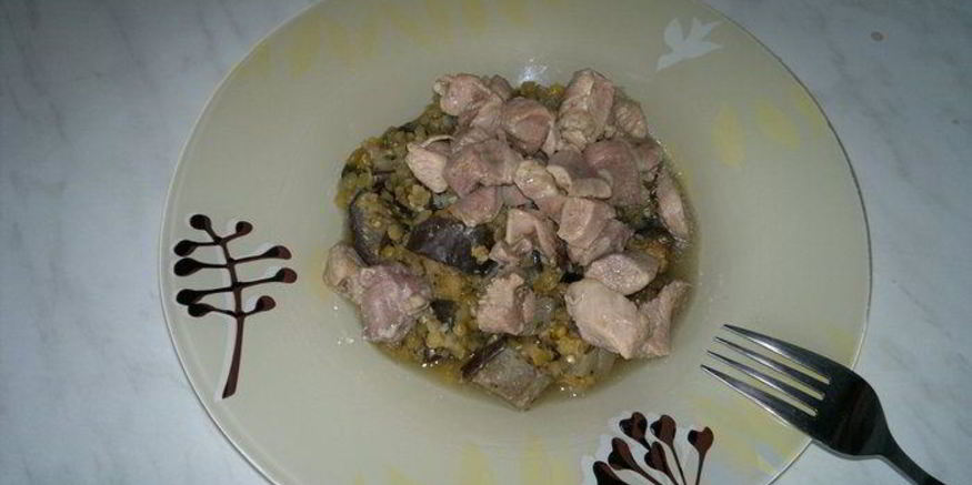 Рецепт чечевицы по-тайски с имбирем и чесноком, баклажаном и бедром индейки