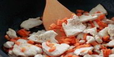 чечевица с мясом в горшочке