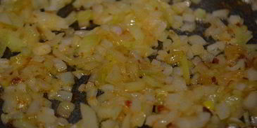 черный рис с овощами и креветками