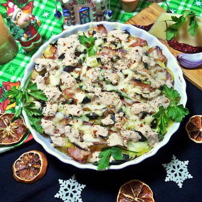 Картофель с беконом, авокадо и сыром