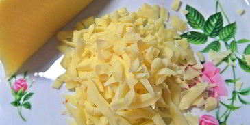 картофель с беконом, авокадо и сыром