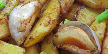 картофель с чесноком и зеленью