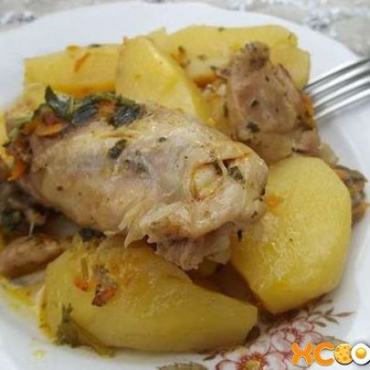 Картофель с курицей в мультиварке