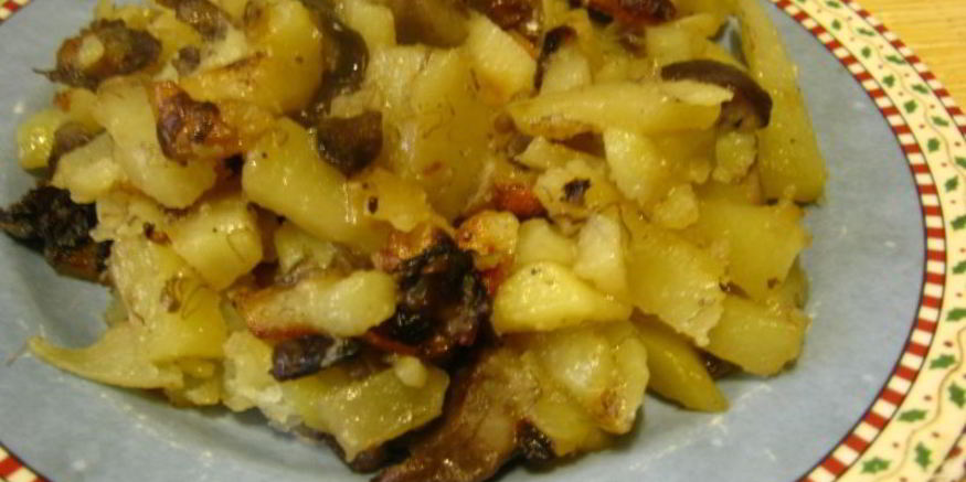 Рецепт картофеля с лесными грибами и луком