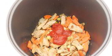 картофель со свининой и томатом в мультиварке