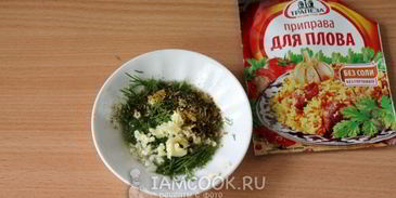 картошка-гармошка с чесноком и укропом в духовке