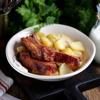 Картошка с грудинкой свиной в духовке