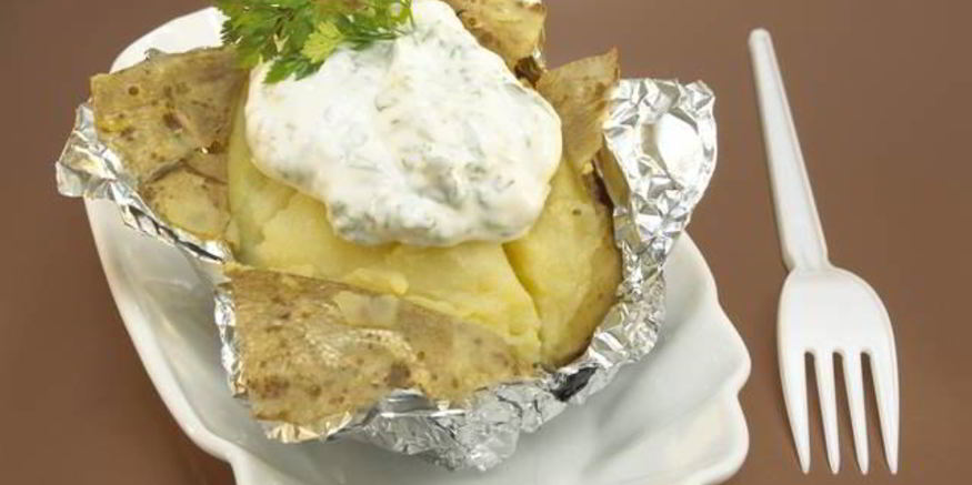 Рецепт печеного картофеля с творожным сыром и зеленью