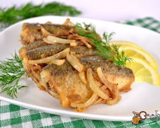 Подлещики жареные с луком