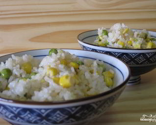 Рис с горошком и кукурузой