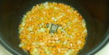 рис с морковкой в мультиварке