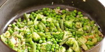 рис с зелеными овощами