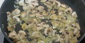 рис, запеченный с грибами