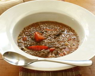 Тушеная чечевица с томатами и петрушкой по-итальянски