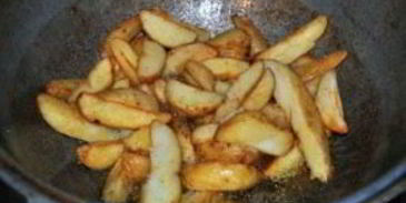 жареная картошка с болгарским перцем