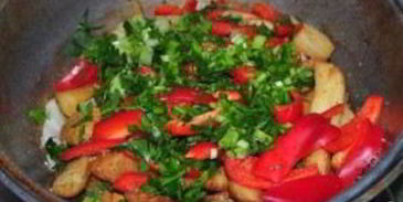 жареная картошка с болгарским перцем