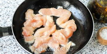 жареная картошка с курицей